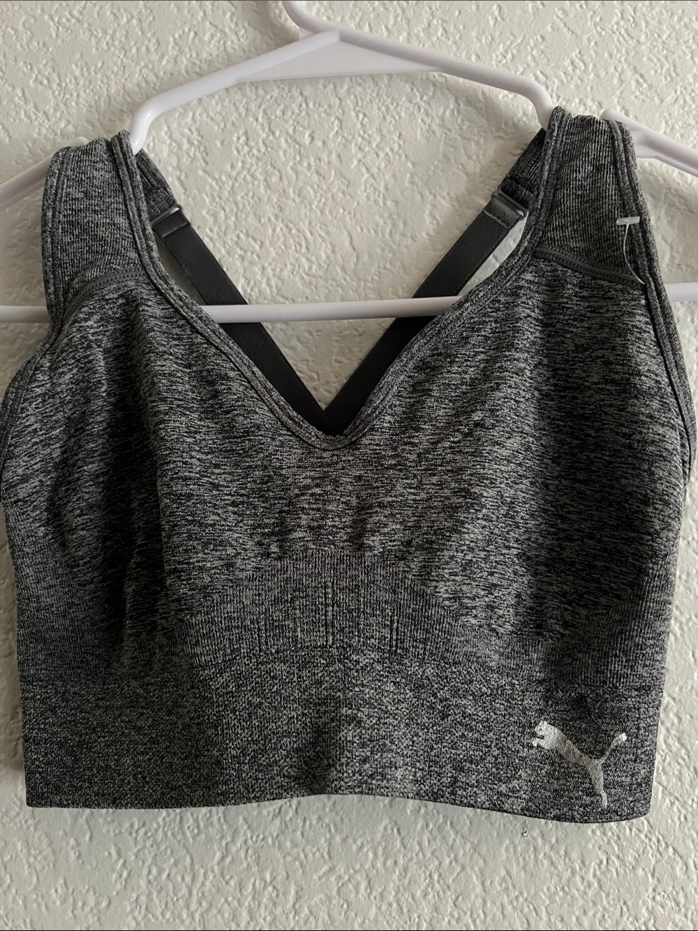 Puma Gray Seamless V‑Neck Sports Bra with Crossback Straps